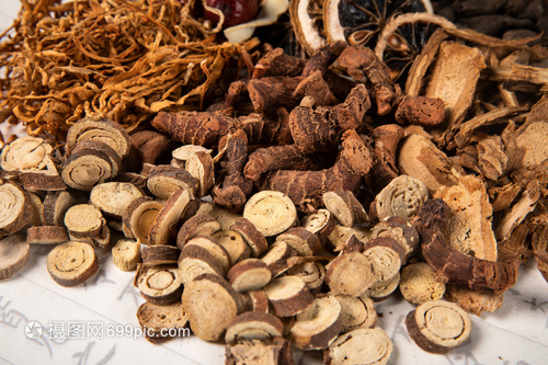 中藥材 傳統與現代的智慧結晶